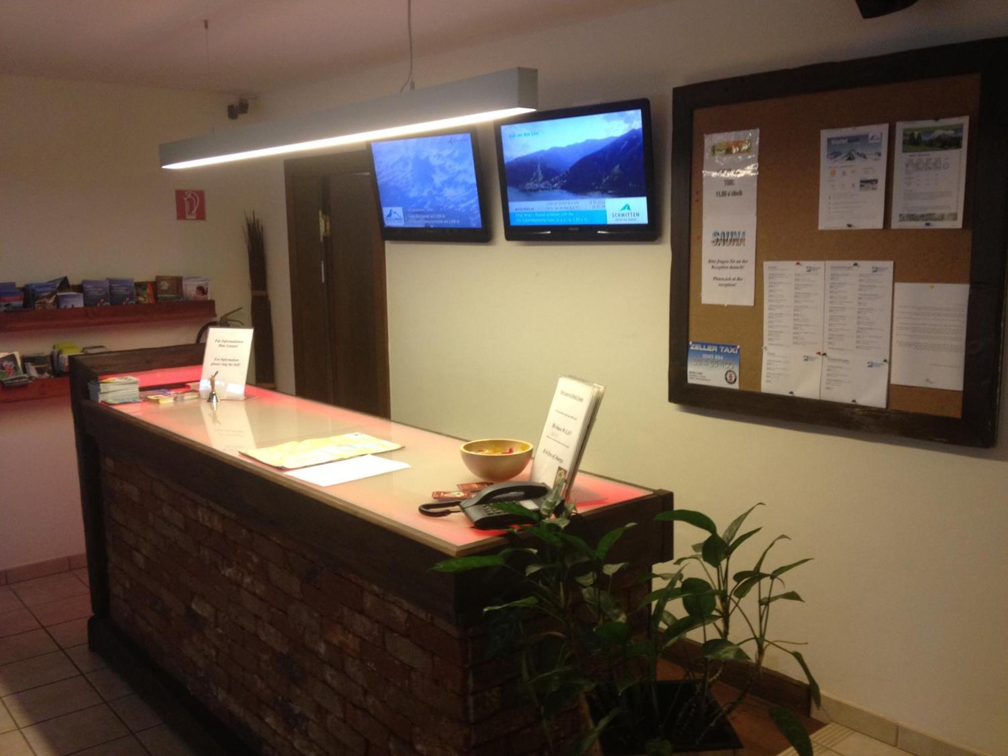 特劳伯酒店 滨湖采尔 外观 照片